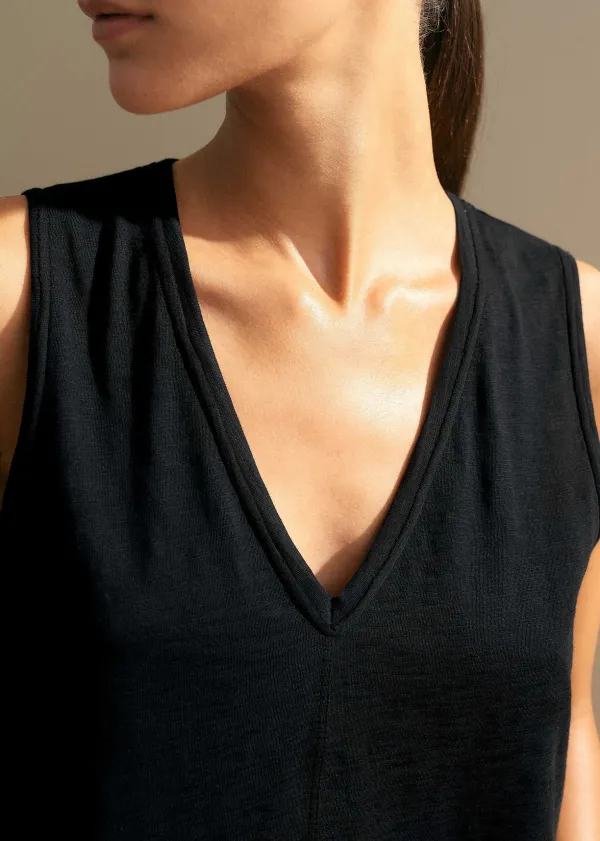 New ME+EM Slub V-Neck Swing Vest Black