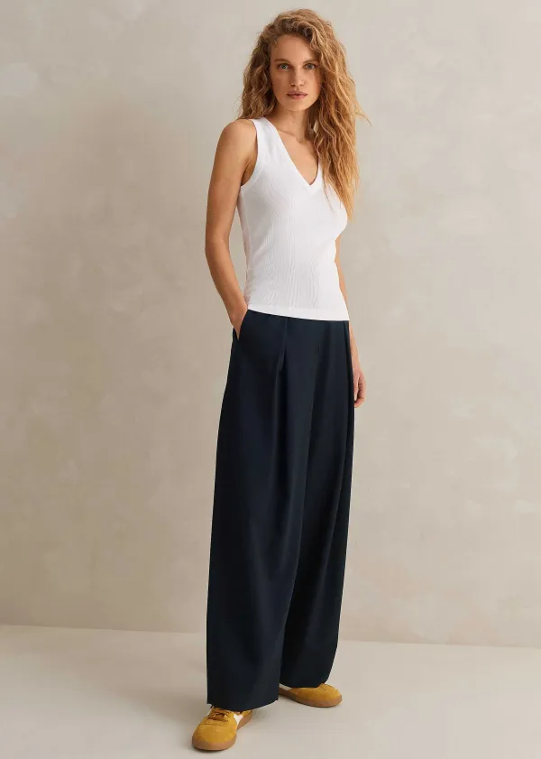 Online ME+EM Ultimate V-Neck Vest Bright White